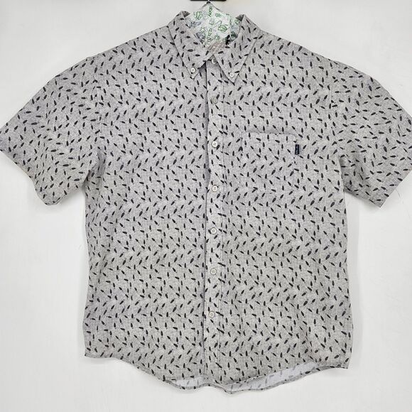 Huk Performance Fishing Shirt Mens Medium Button Up AOP Print Lures Performance - Picture 1 of 9